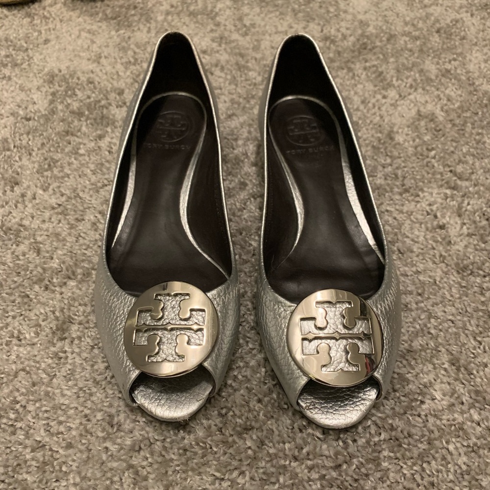 Tory Burch Metallic Kitten Heel Peep Toe